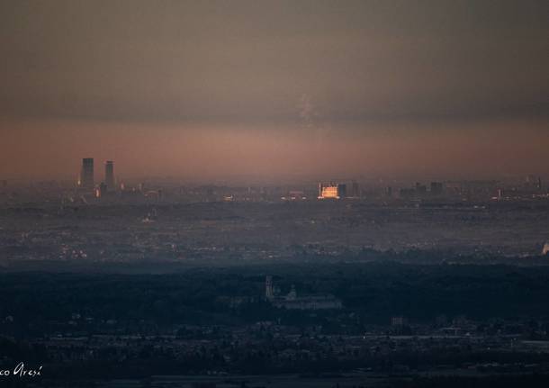 Milano vista dal Sacro Monte all'alba 