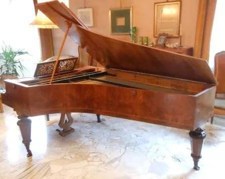 Pianoforte Wenzel Tomaschek, Saronno