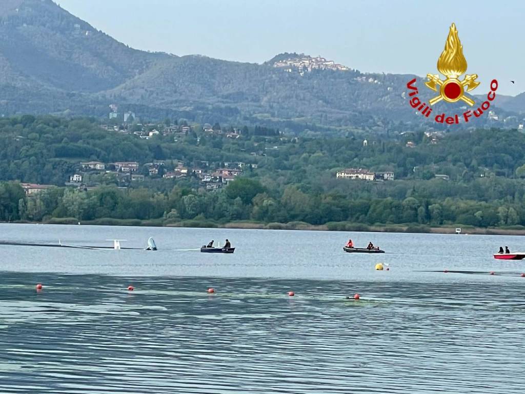 Recupero aliante Lago di Varese