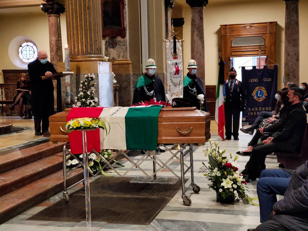 saronno funerale paolo strano