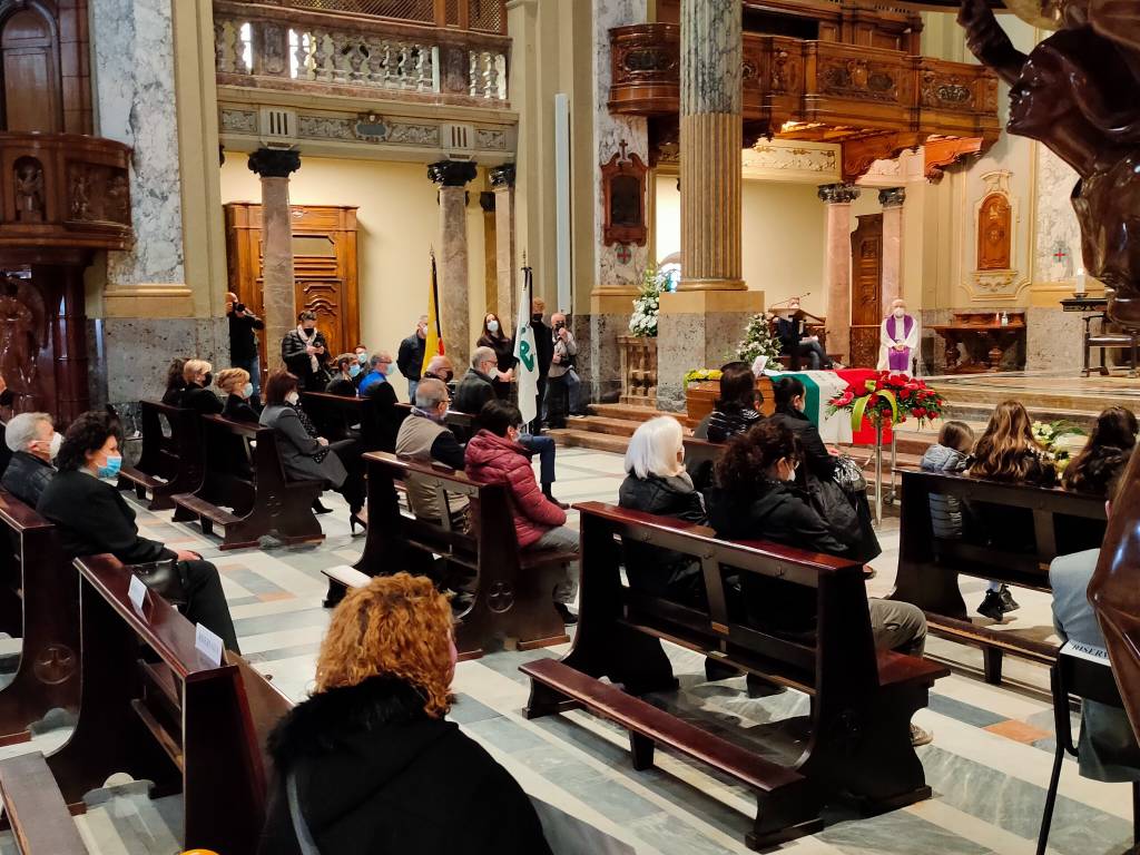 saronno funerale paolo strano