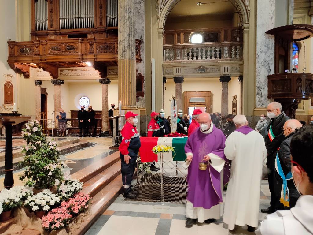 saronno funerale paolo strano