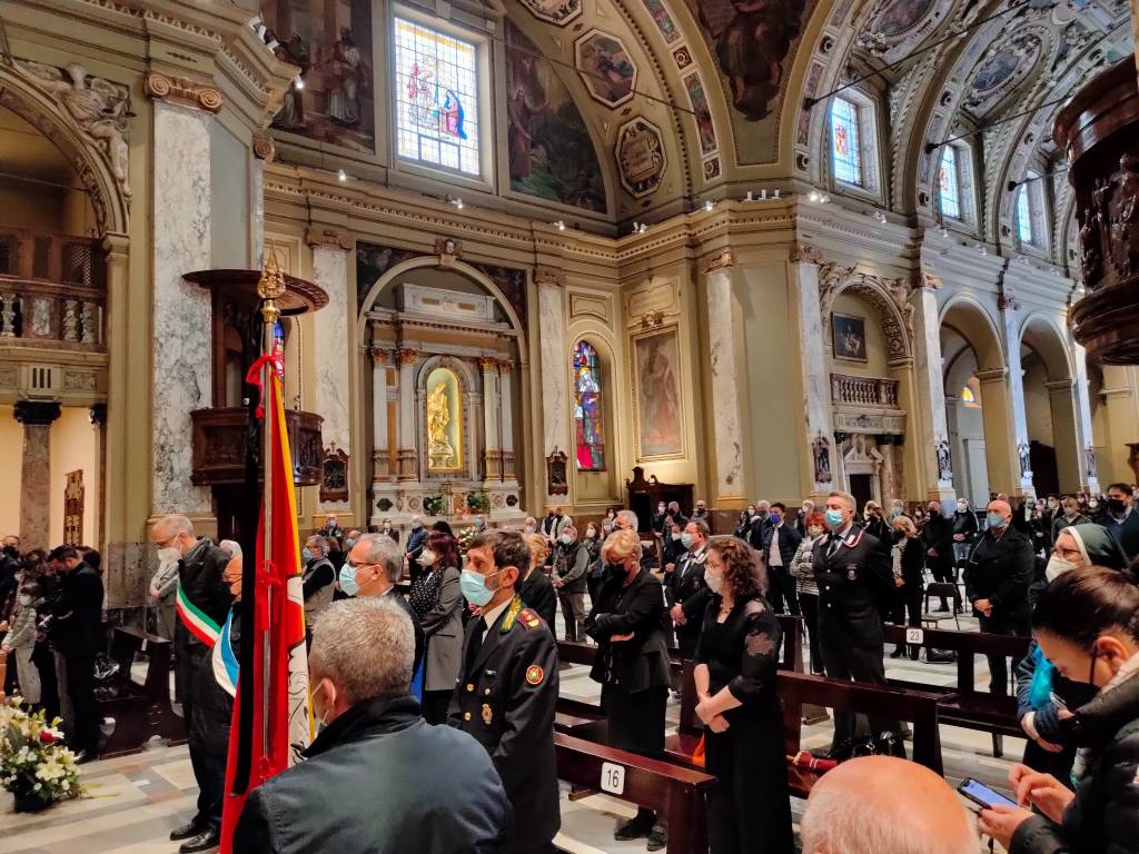 saronno funerale paolo strano