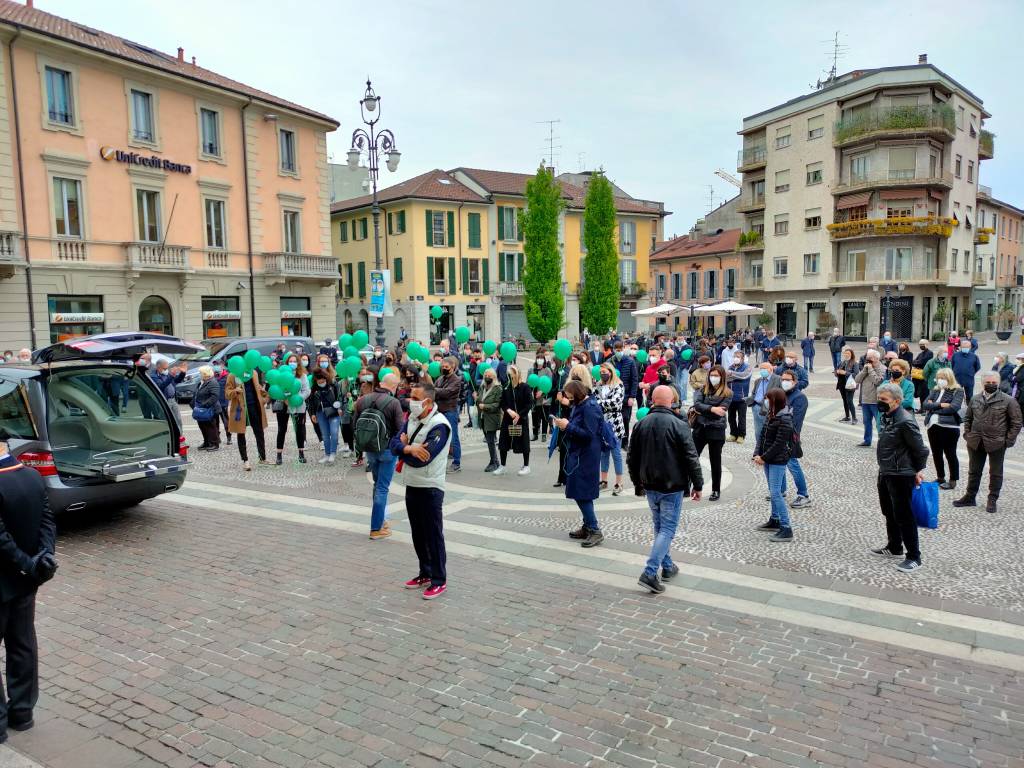 saronno funerale paolo strano