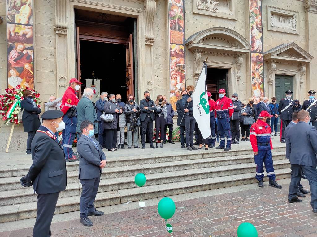 saronno funerale paolo strano