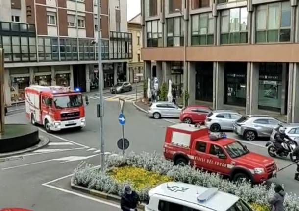 Vigili del fuoco a Gallarate per verifiche dopo le raffiche di vento