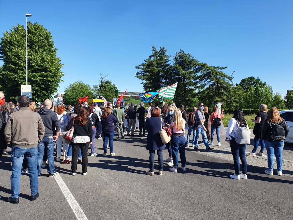 Crisi Teva a Nerviano lavoratori in sciopero