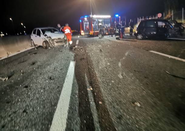 Incidente in autostrada tra Sesto Calende e Besnate 