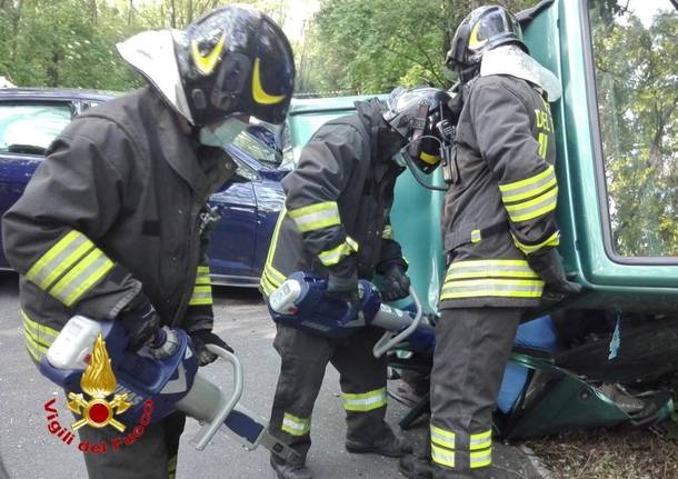 Incidente sulla strada tra Malnate e Cagno 