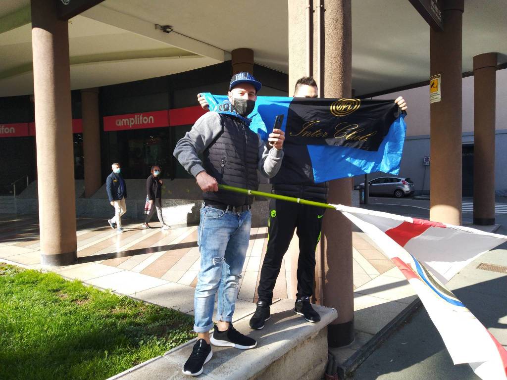 Interisti in centro a Legnano 