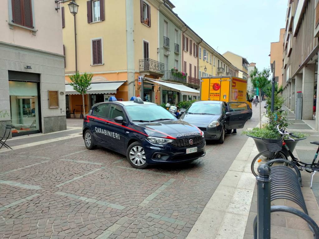 Aggressione in centro a Saronno