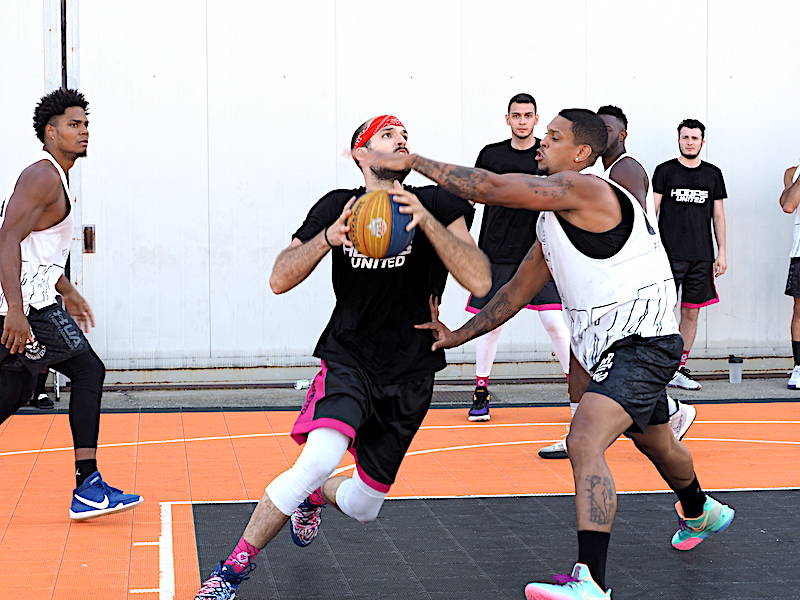 Basket tra gli aerei a Volandia