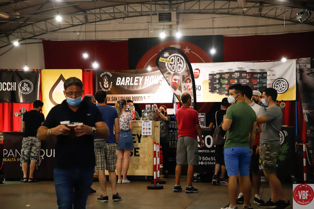 Un venerdì sera al Varese Beer Festival