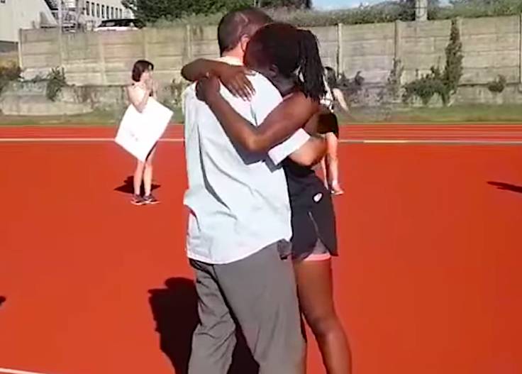 Gavirate - Proposta di matrimonio sul campo di atletica