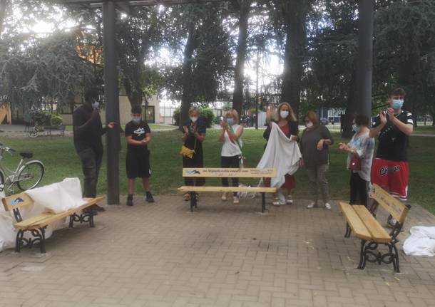 Sentieri rinnovati e panchine solidali, inaugurato il “nuovo” Parco dei Platani a Castellanza