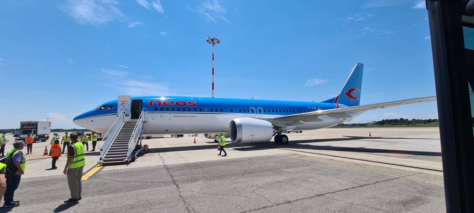 nuovi B737 Max Neos 