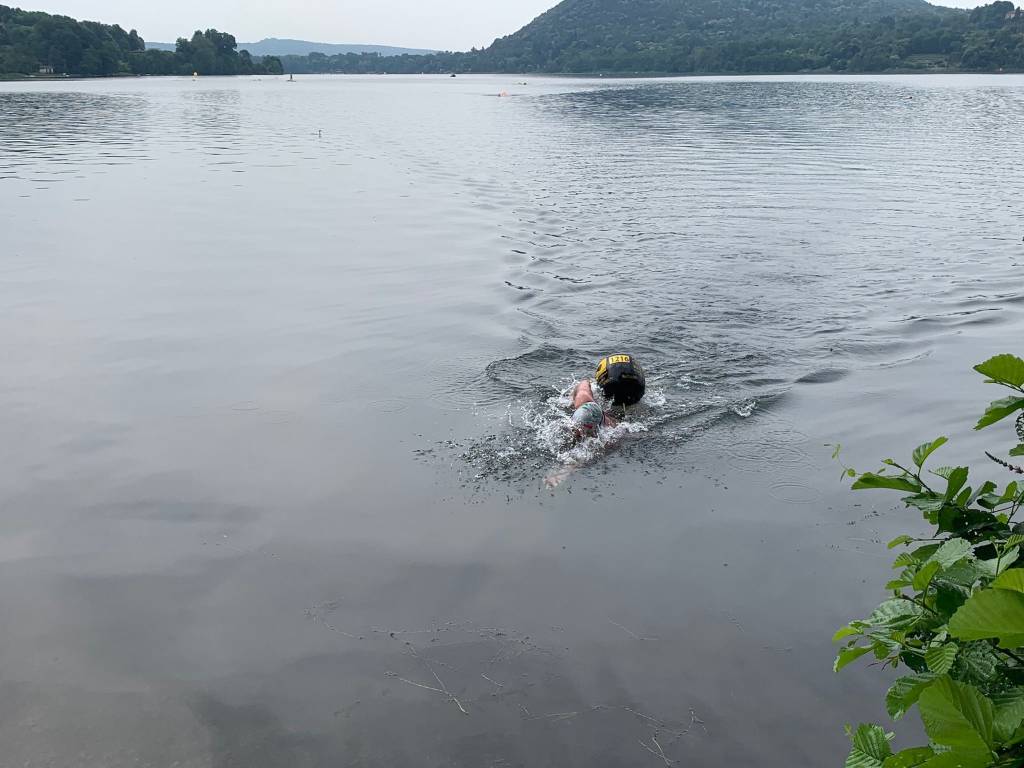 Traversata del lago di Monate