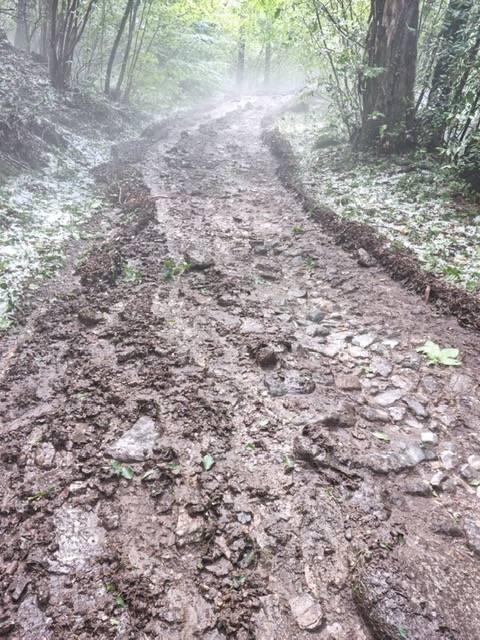 Maltempo in Valcuvia, strade invase dal fango