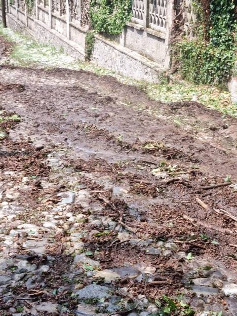 Maltempo in Valcuvia, strade invase dal fango