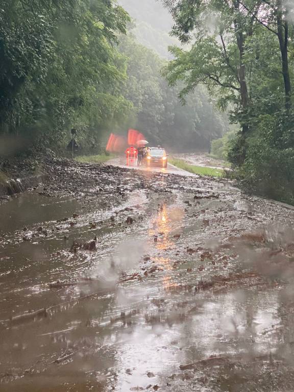 Provinciale bloccata fra Brinzio e la Rasa