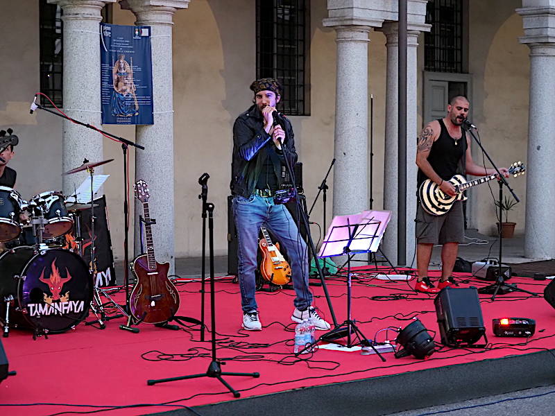 Concerto nel cortile del palazzo comunale a Busto Arsizio