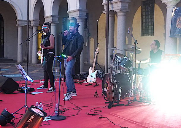 Musica in piazza per i giovedì sera dei commercianti di Busto Arsizio