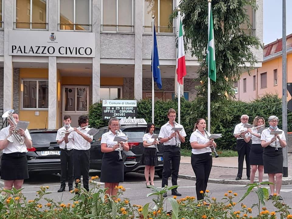 Il Corpo Musicale Santa Cecilia di Uboldo torna a suonare per le vie del paese