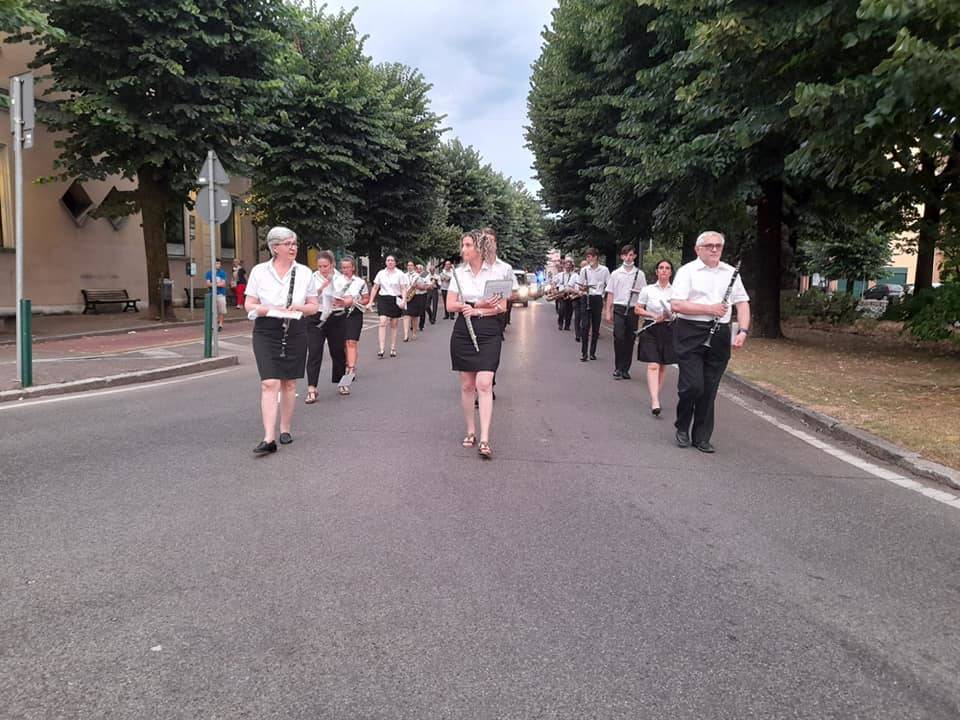 Il Corpo Musicale Santa Cecilia di Uboldo torna a suonare per le vie del paese