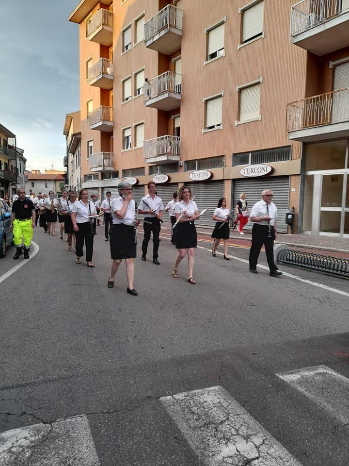 Il Corpo Musicale Santa Cecilia di Uboldo torna a suonare per le vie del paese