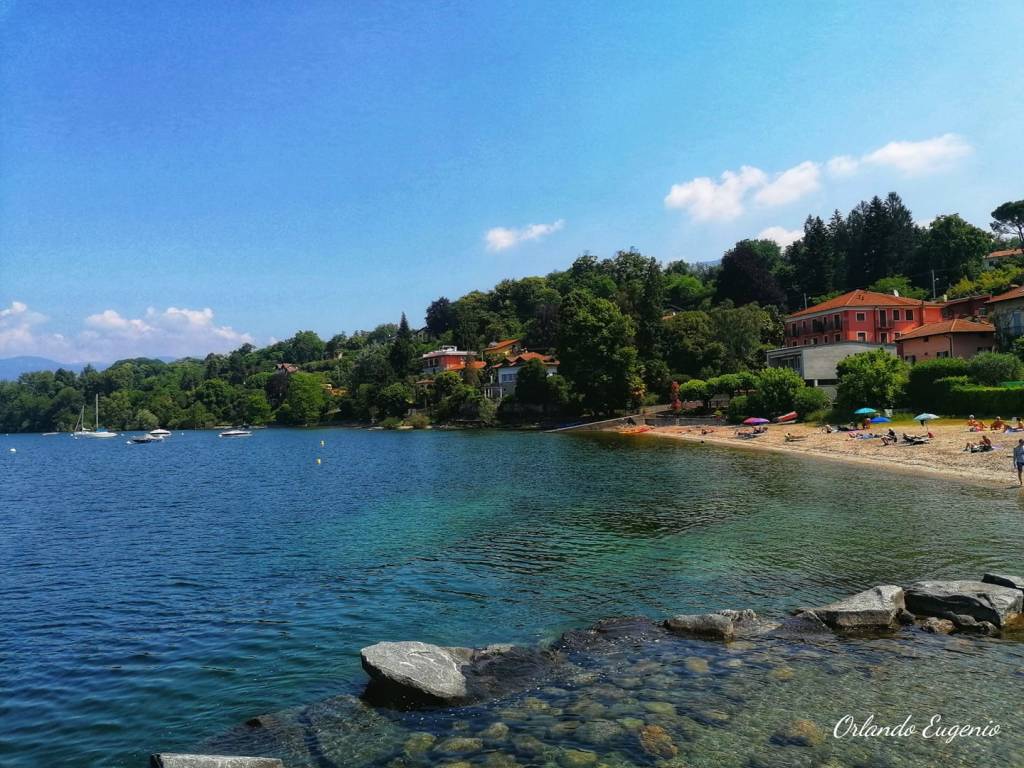 leggiuno spiaggia lago maggiore