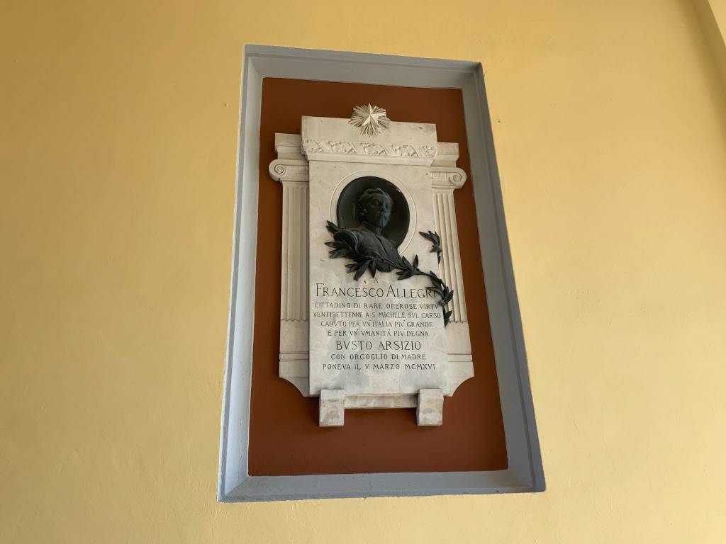 liceo crespi sede distaccata piazza trento trieste busto arsizio