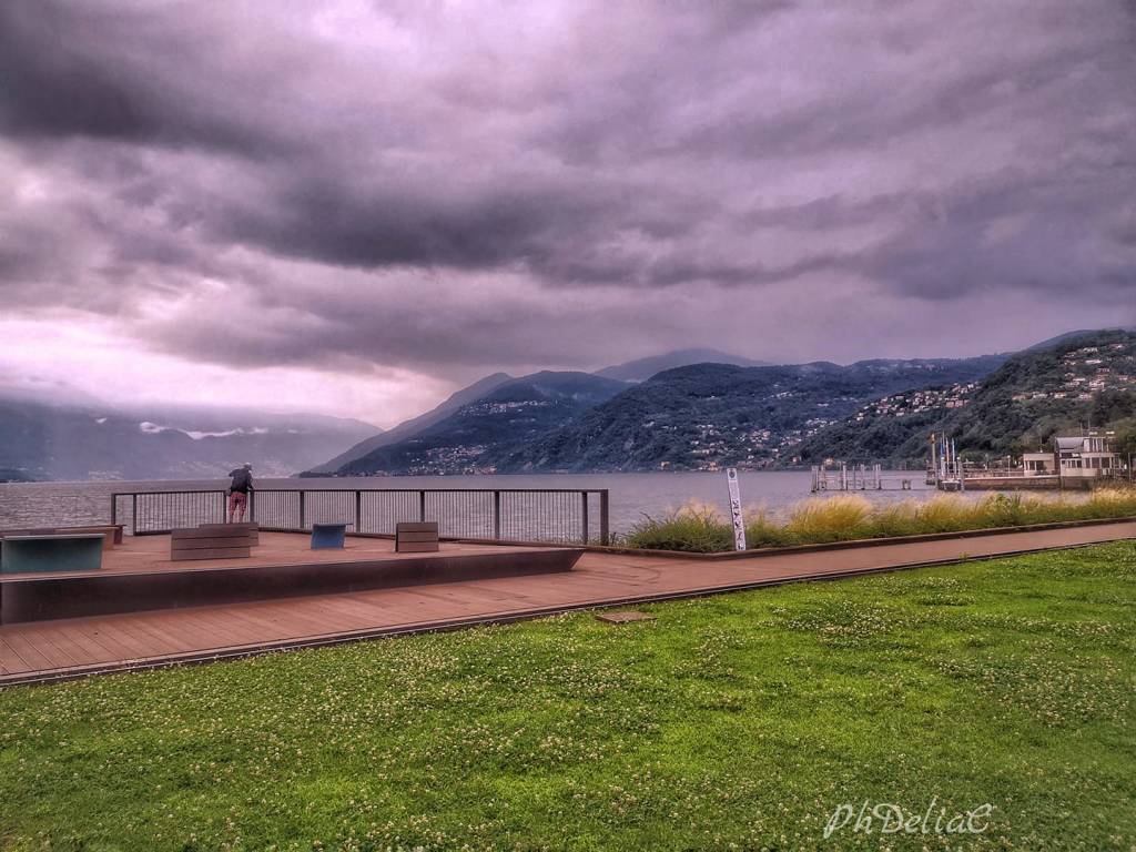 Nuvole al lungolago di Luino