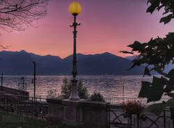 Tramonto estivo sul lungolago di Luino