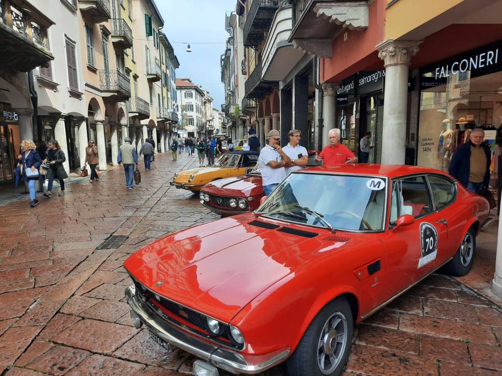 Auto d'epoca in corso Matteotti