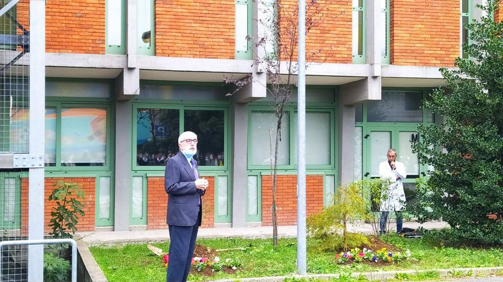 Al Liceo Legnani di Saronno due targhe in memoria delle professoresse Cosulich e Giuffrida