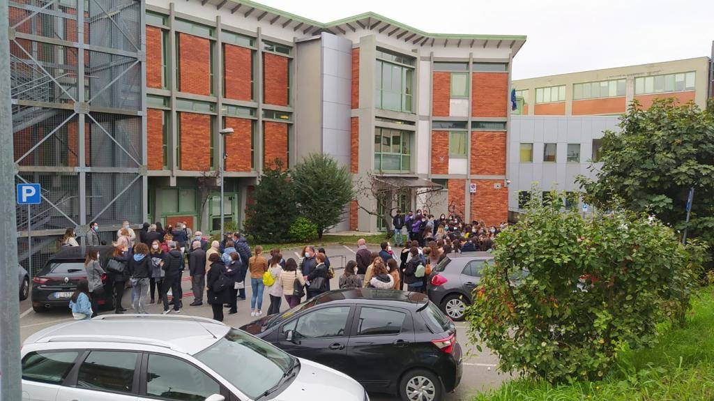 Al Liceo Legnani di Saronno due targhe in memoria delle professoresse Cosulich e Giuffrida