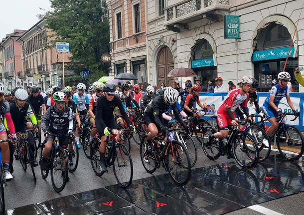 La Gran fondo tre valli varesine Eolo appassiona Varese