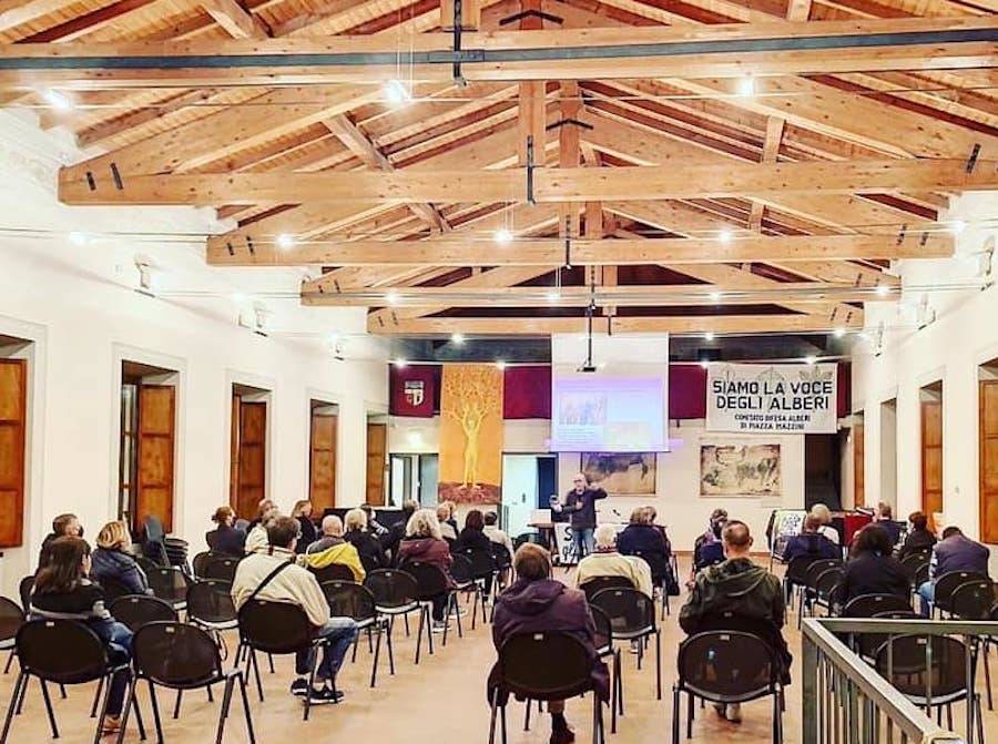 Tradate - Presentazione della perizia tecnica di Zanzi sugli alberi di piazza Mazzini