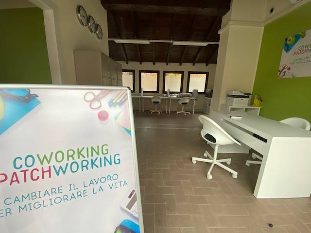 Foto dello spazio dedicato al coworking 