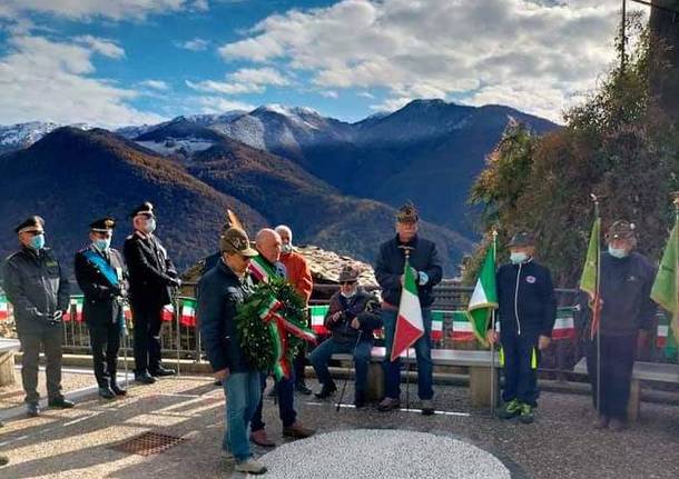 Maccagno - La piazzetta di Graglio intitolata al Milite ignoto (foto di Tina Montini)