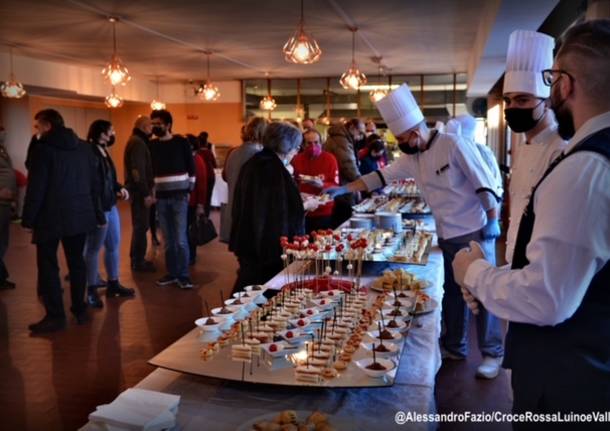 festa natale 2021 croce rossa luino