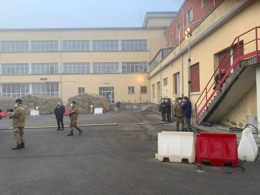 Primo giorno di apertura per il centro tamponi di Gallarate