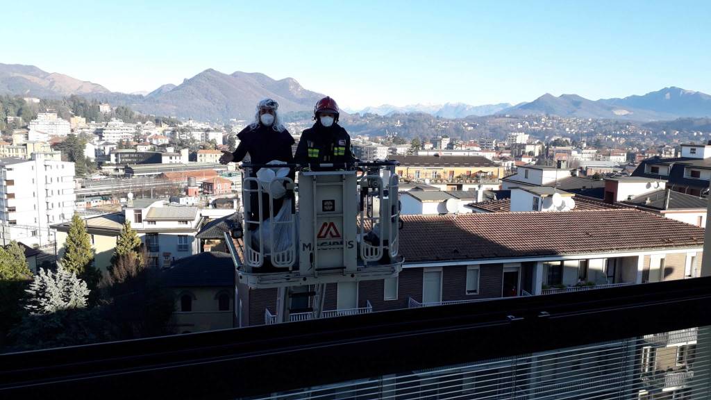 befana vigili del fuoco ospedale del ponte