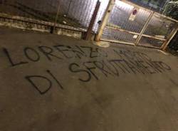 "Non si deve morire di scuola-lavoro". Saronno tappezzata di messaggi anarchici