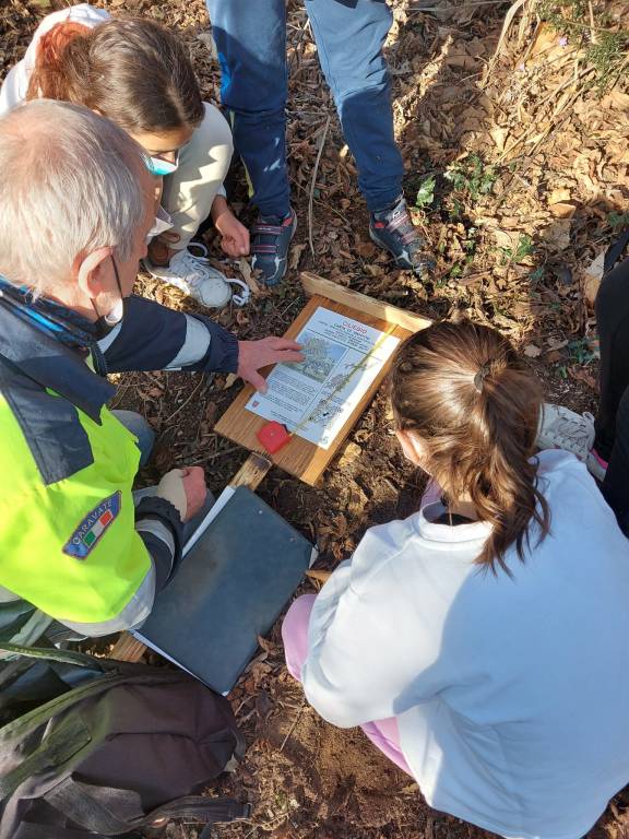 Caravate: inaugurato il sentiero del bosco didattico \"Pancott\"