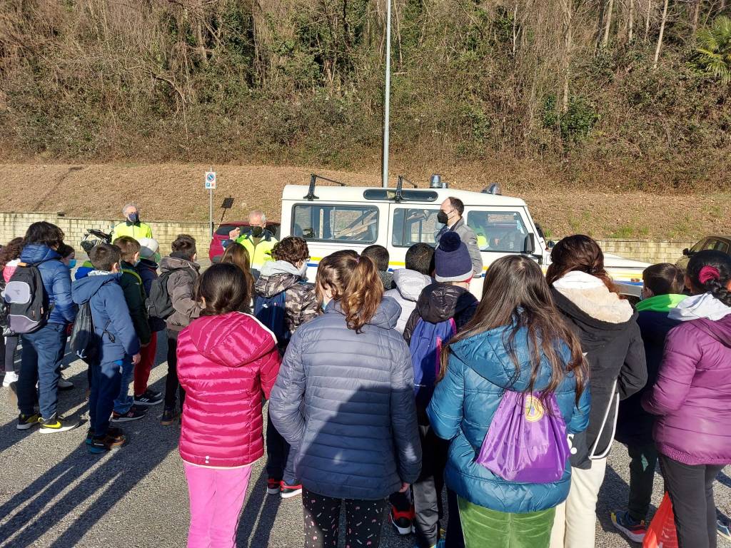 Caravate: inaugurato il sentiero del bosco didattico \"Pancott\"