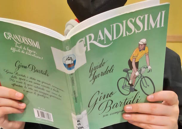 Gli studenti della \"Morelli\" di Busto alla scoperta di Gino Bartali