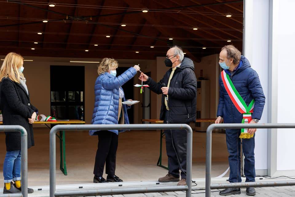 Consegnate le chiavi della nuova struttura coperta del Parco degli Aironi a Gerenzano