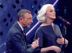 Drusilla Foer irrompe sul palco di Sanremo 2022