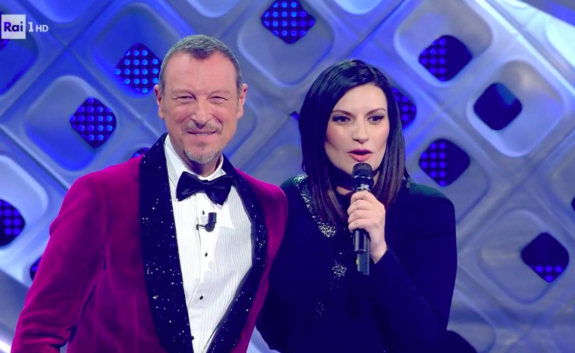 Laura Pausini superospite con Mika a Sanremo 2022